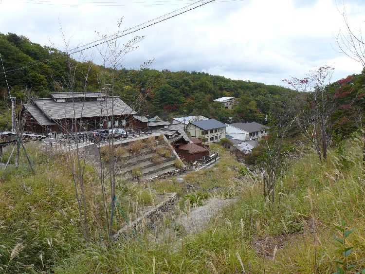 ��������E����X